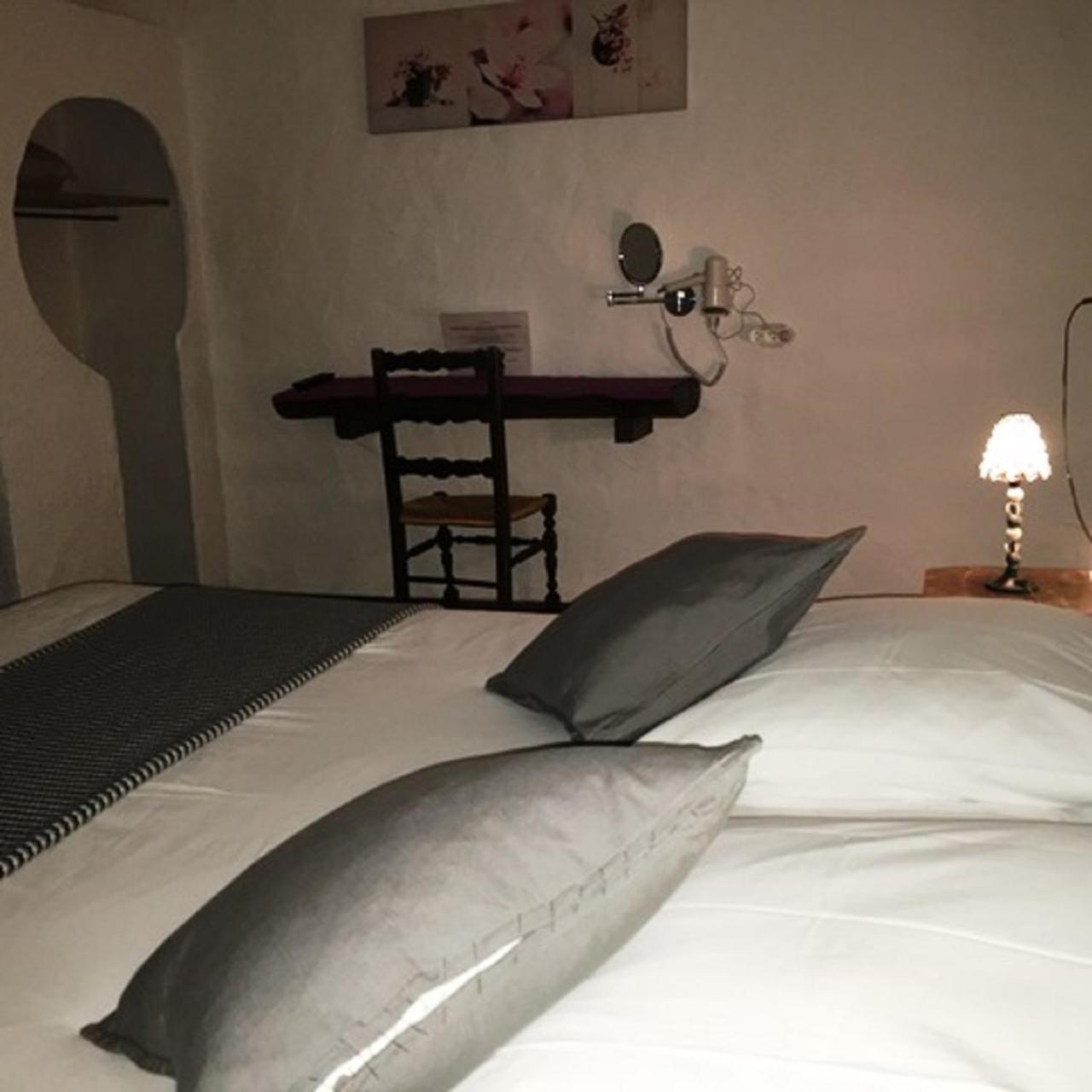 ホテル Le Relais Des Vieilles Postes Les Avenières エクステリア 写真